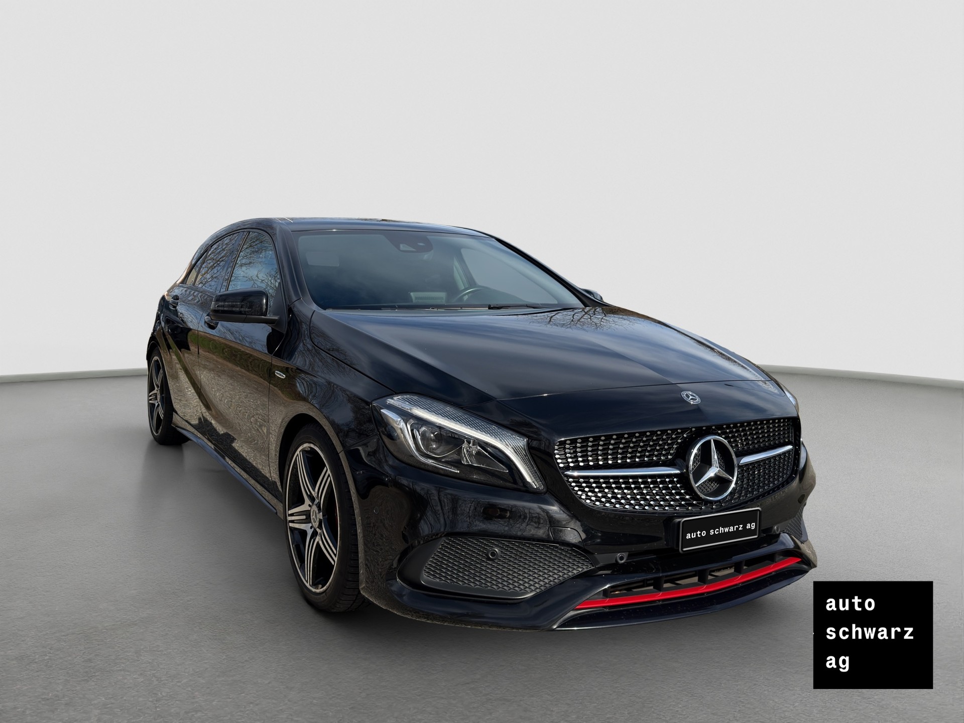 MERCEDES-BENZ A 250 Sport Active Star 4Matic 7G-DCT-showroom-element-2