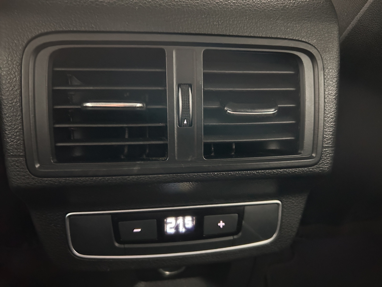 AUDI Q5 50 TFSI e PHEV quattro S-tronic-image-13