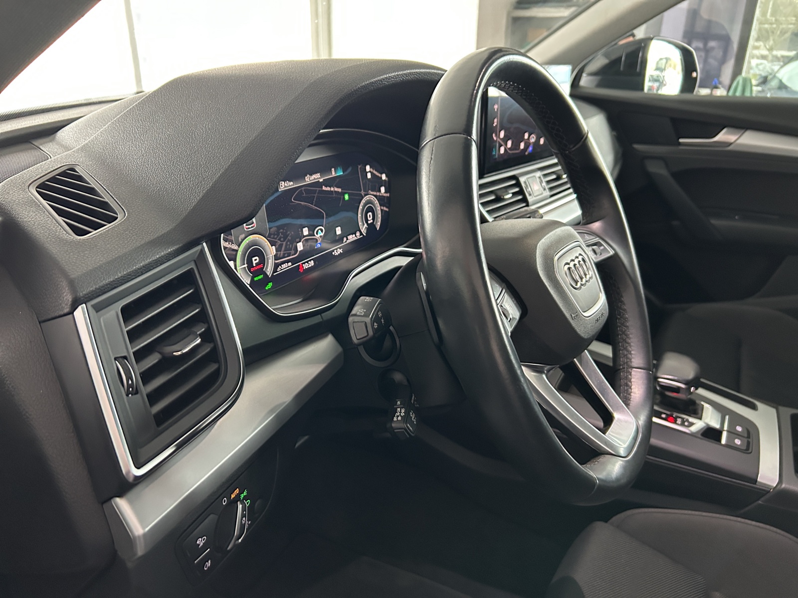 AUDI Q5 50 TFSI e PHEV quattro S-tronic-image-18