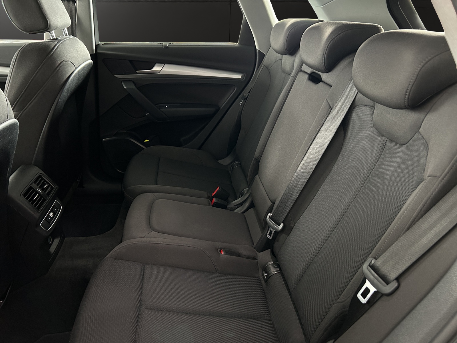 AUDI Q5 50 TFSI e PHEV quattro S-tronic-image-10