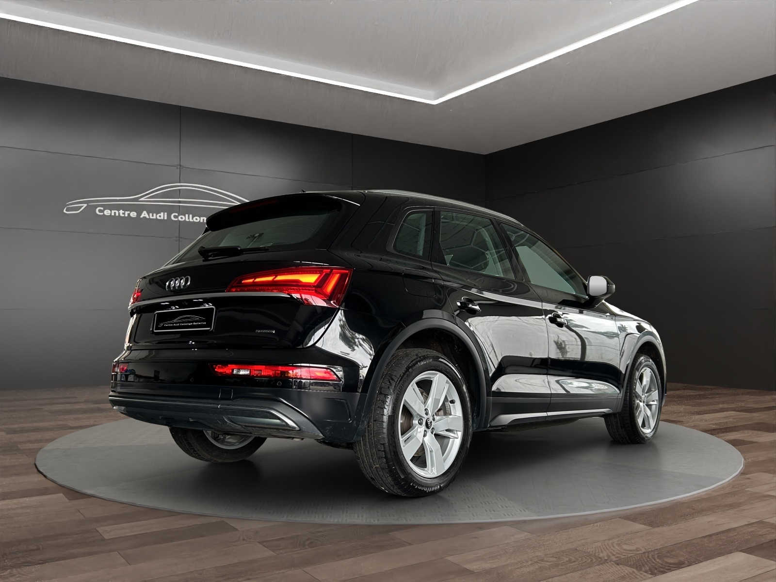 AUDI Q5 50 TFSI e PHEV quattro S-tronic-image-5