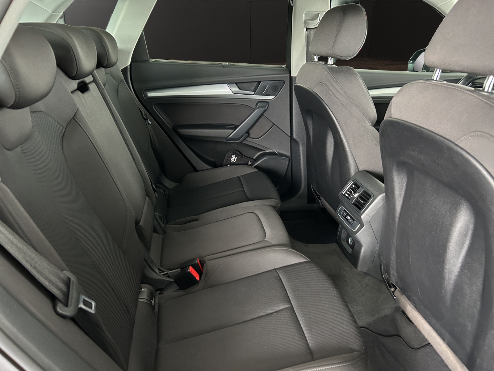AUDI Q5 50 TFSI e PHEV quattro S-tronic-image-15