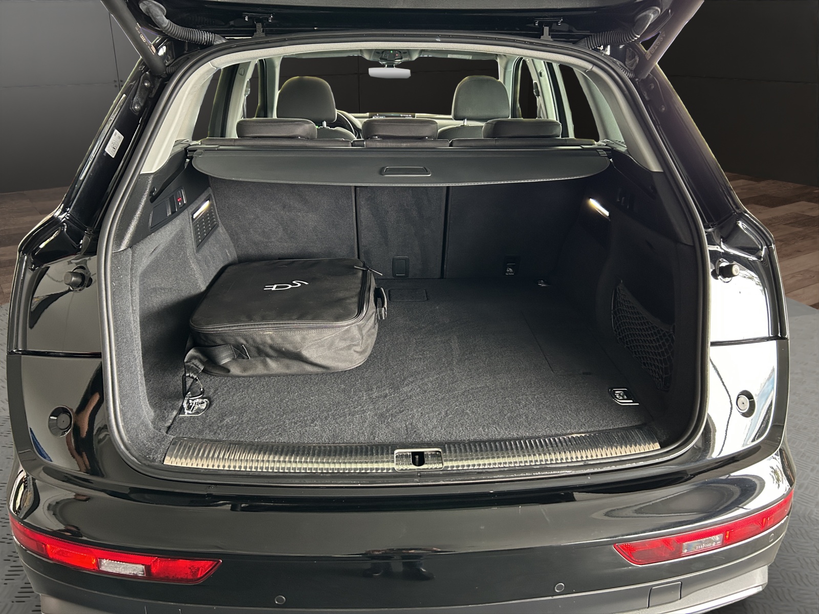 AUDI Q5 50 TFSI e PHEV quattro S-tronic-image-16
