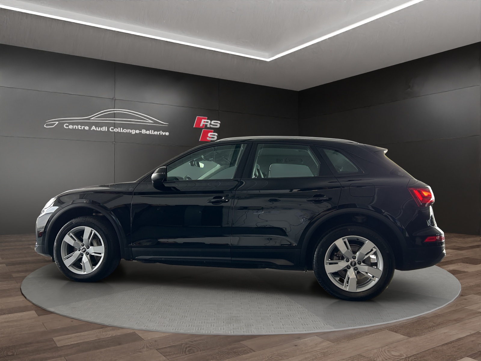 AUDI Q5 50 TFSI e PHEV quattro S-tronic-image-2