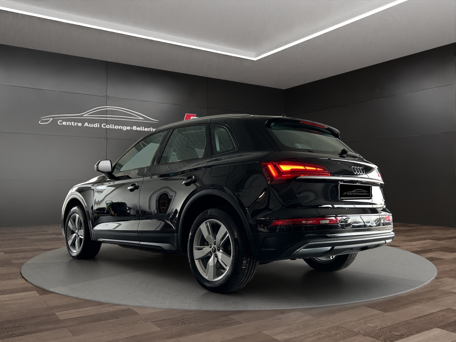 AUDI Q5 50 TFSI e PHEV quattro S-tronic-image-3