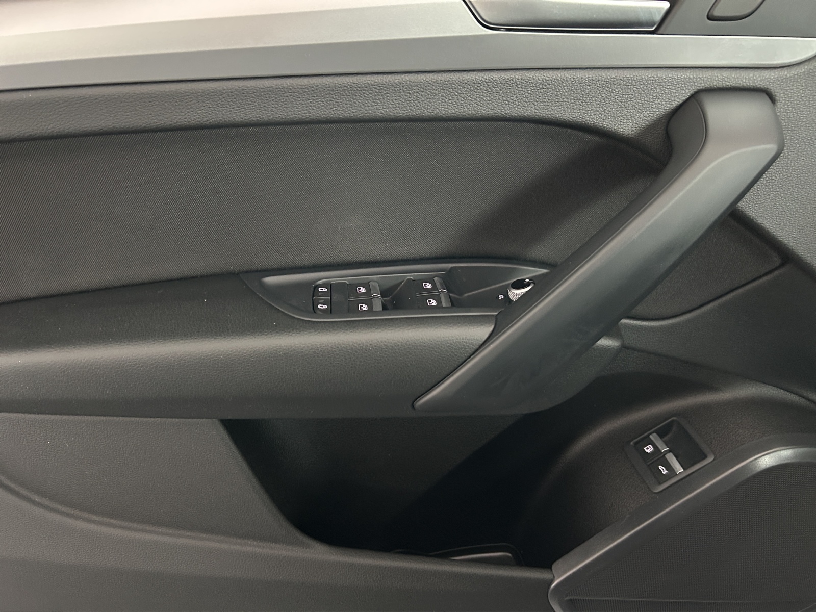 AUDI Q5 50 TFSI e PHEV quattro S-tronic-image-21
