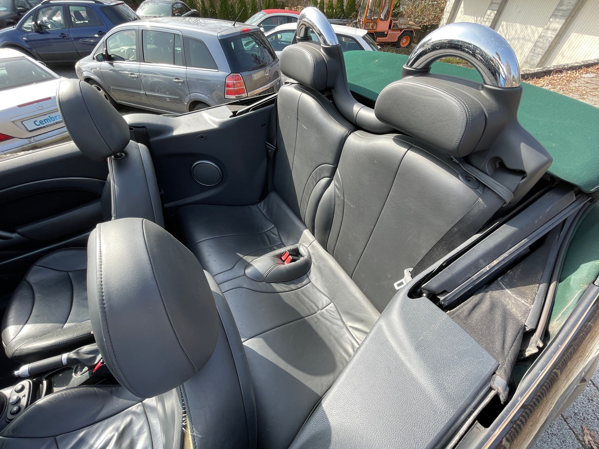MINI Cooper Cabriolet-image-9