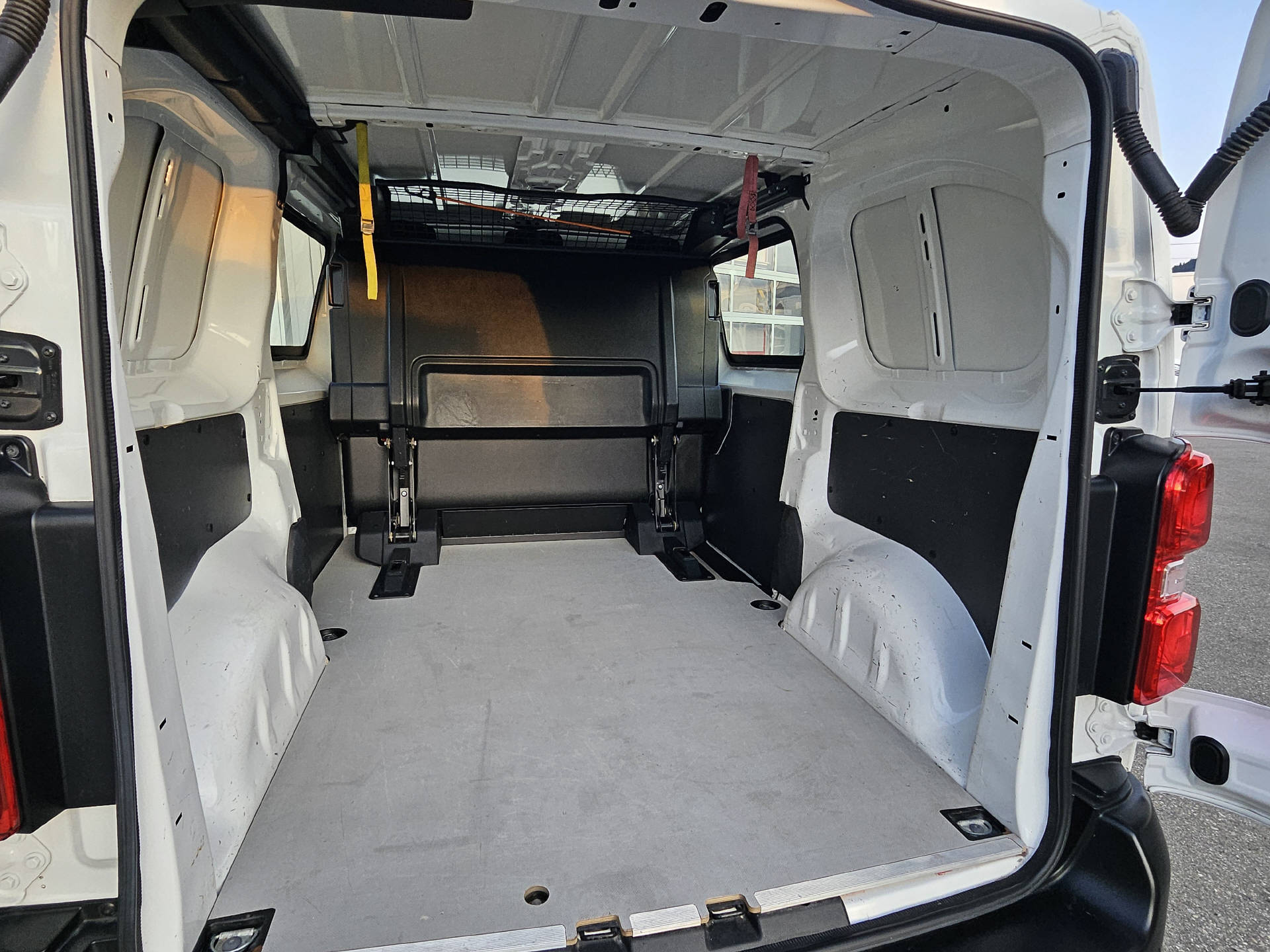 CITROEN Jumpy Kaw. M 1.5 BlueHDi 120 Swiss Edition S/S * 6- Plätzer * Klima * Tempomat * AHK *-image-6