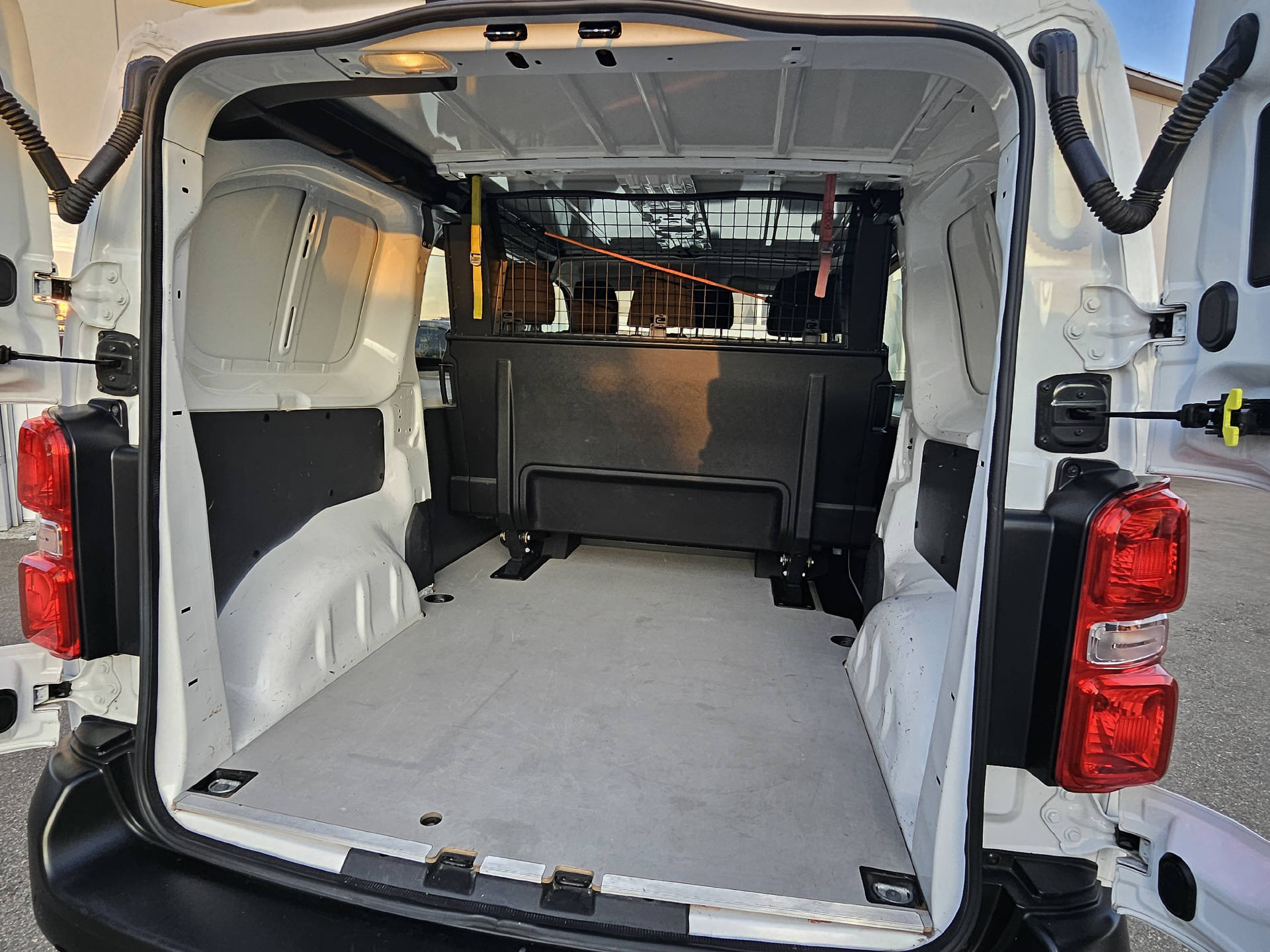 CITROEN Jumpy Kaw. M 1.5 BlueHDi 120 Swiss Edition S/S * 6- Plätzer * Klima * Tempomat * AHK *-image-7
