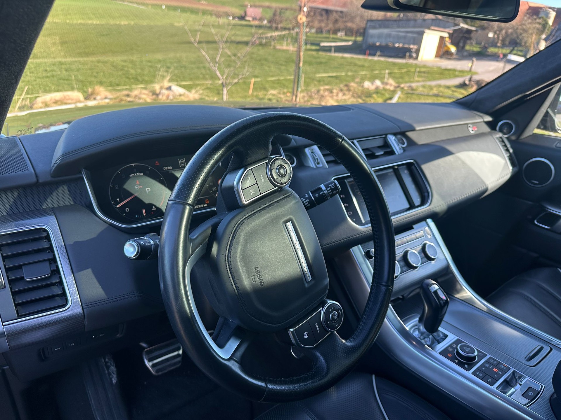 LAND ROVER Range Rover Sport 5.0 V8 SVR-image-4
