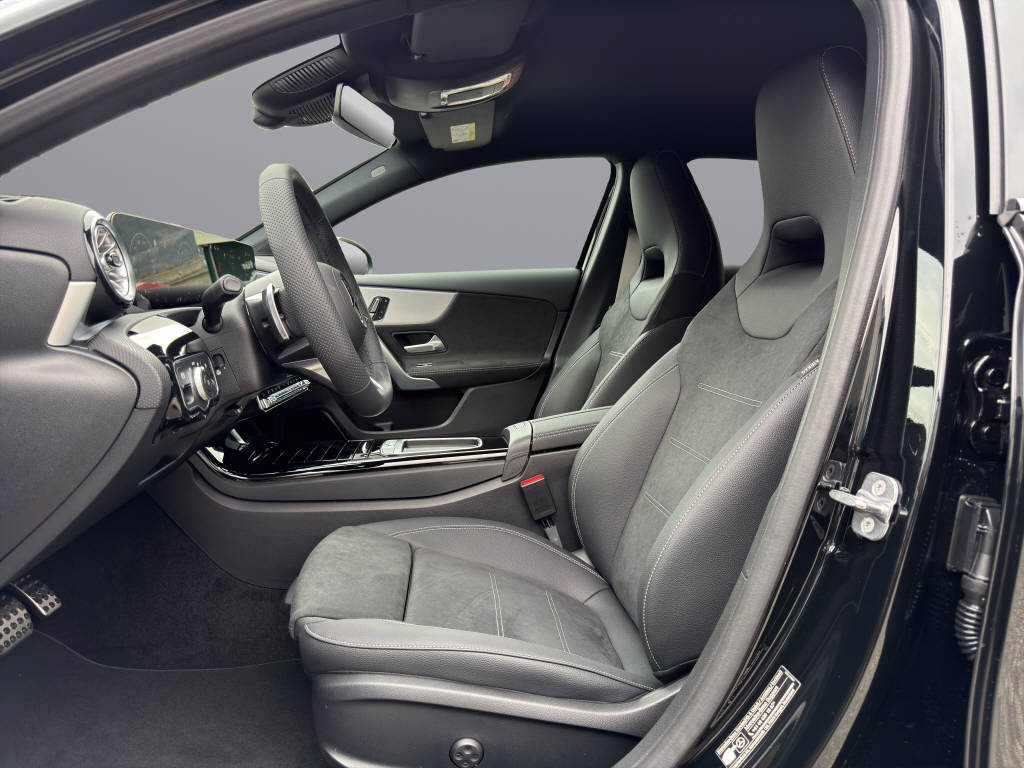 MERCEDES-BENZ A 250 AMG Line 4m-image-7
