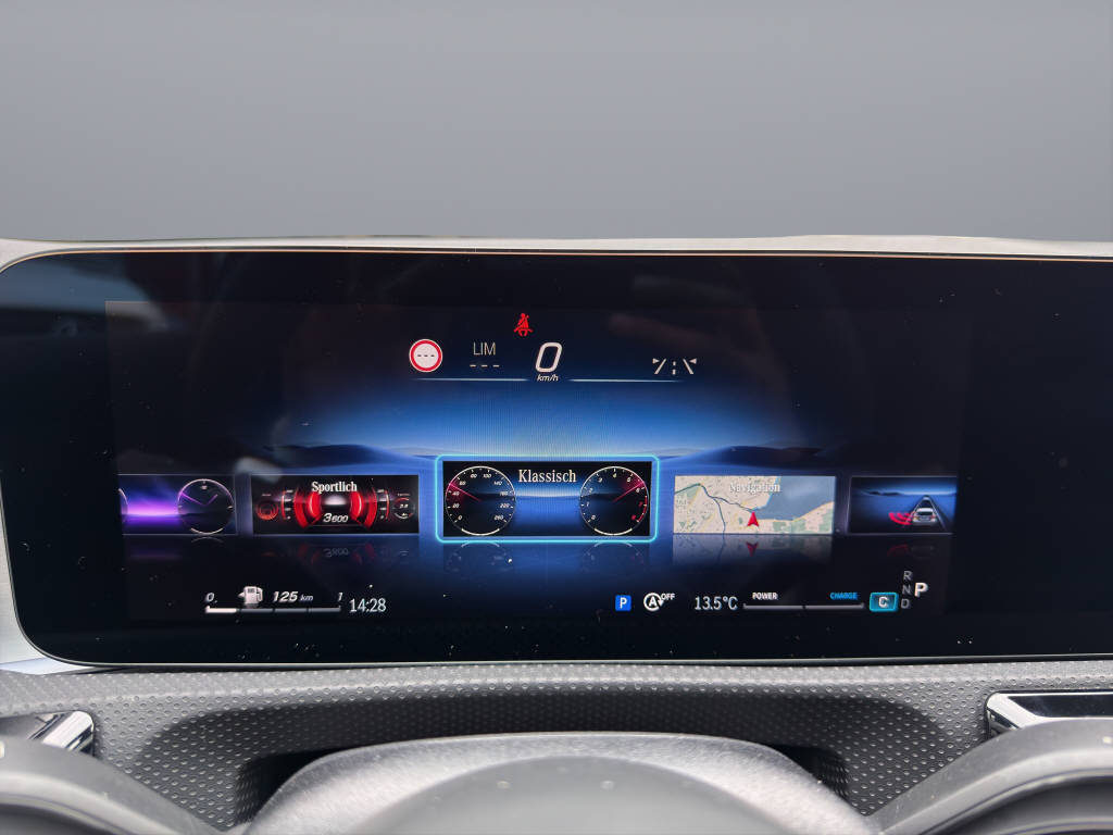 MERCEDES-BENZ A 250 AMG Line 4m-image-10