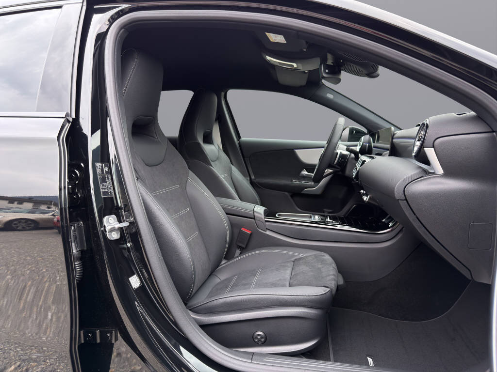 MERCEDES-BENZ A 250 AMG Line 4m-image-15