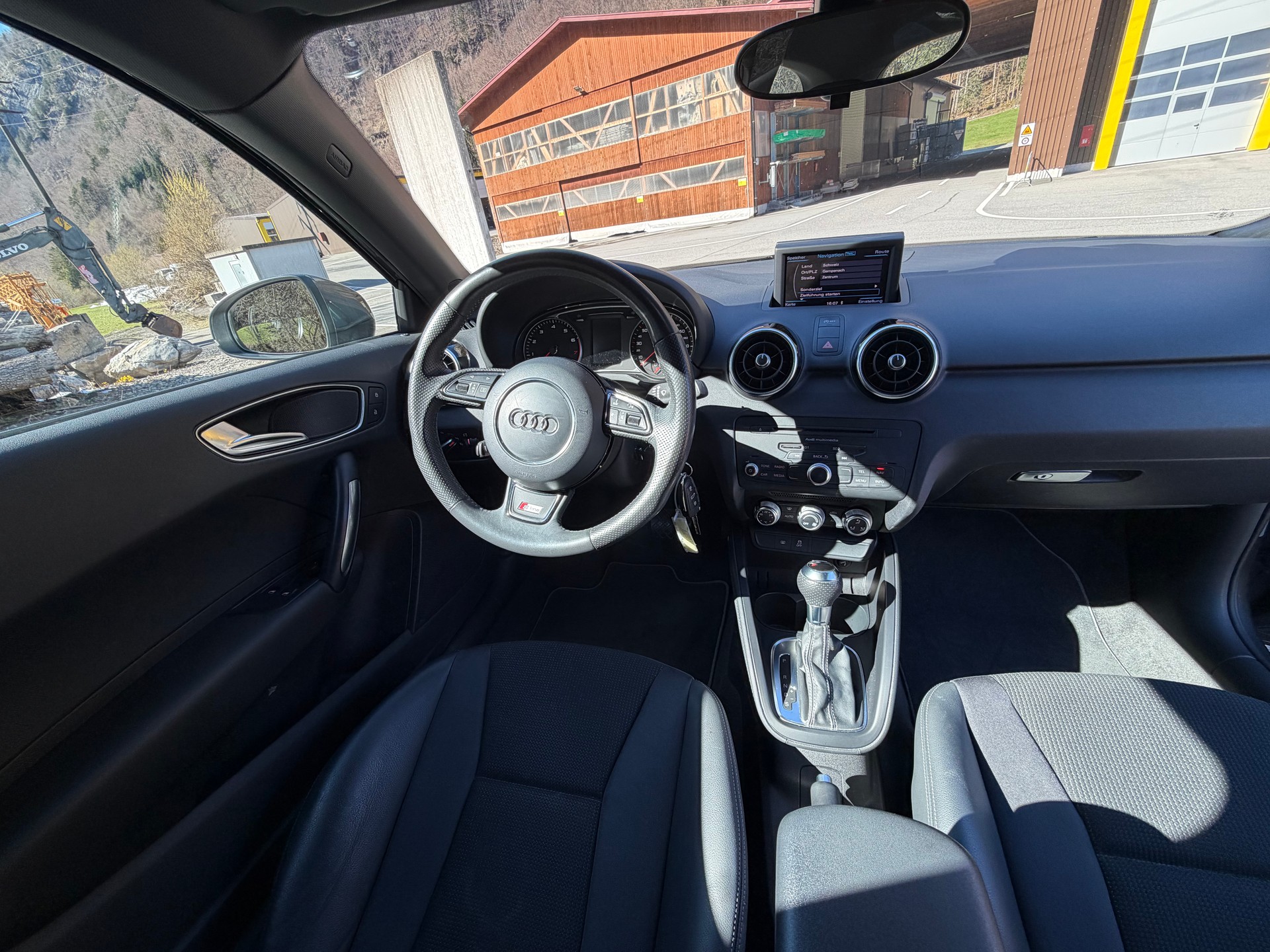 AUDI A1 1.4 TFSI Ambition S-tronic-image-5