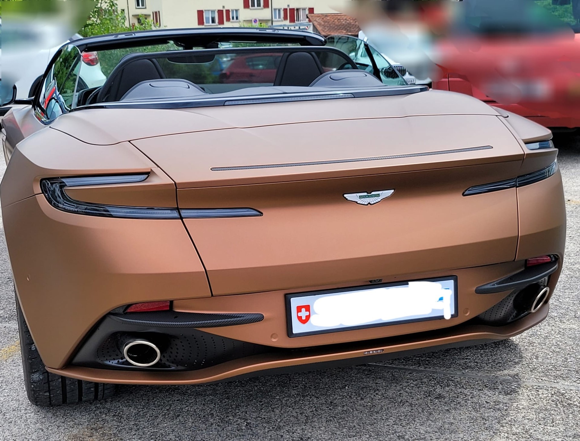 ASTON MARTIN DB11 V8 Volante Touchtronic 3-image-3