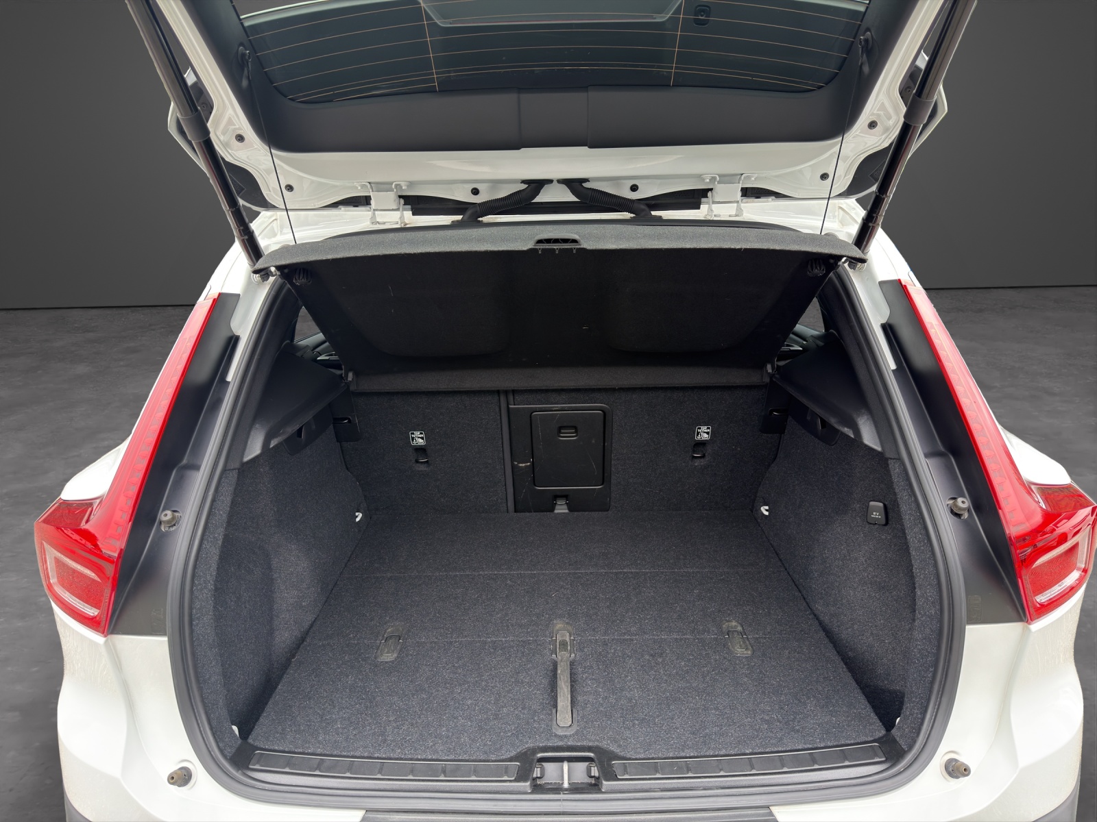 VOLVO XC40 1.5 T2 Momentum-image-12