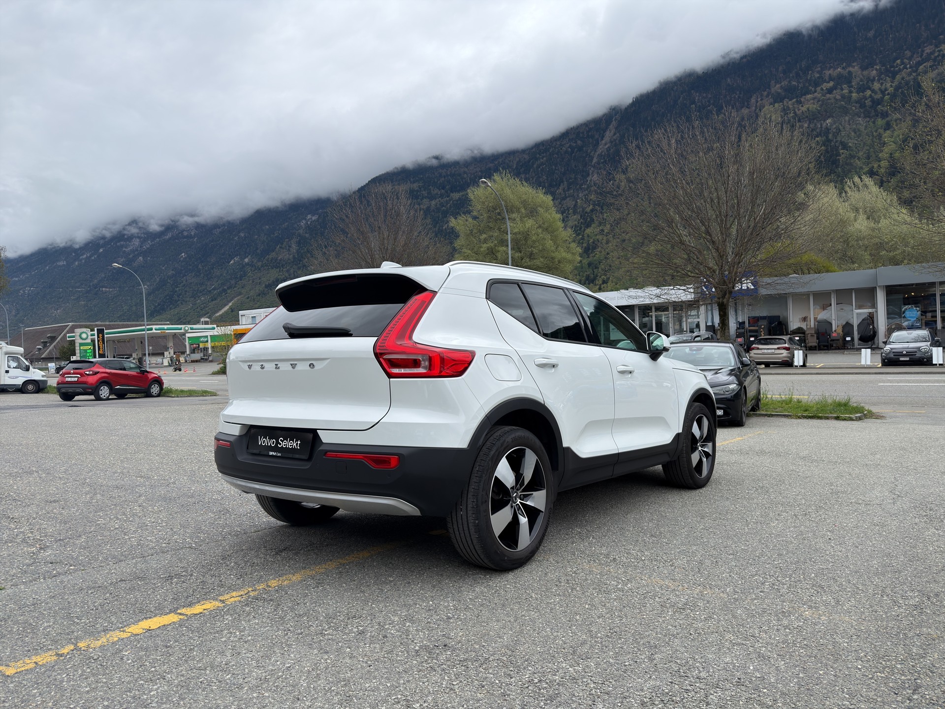 VOLVO XC40 1.5 T2 Momentum-image-4