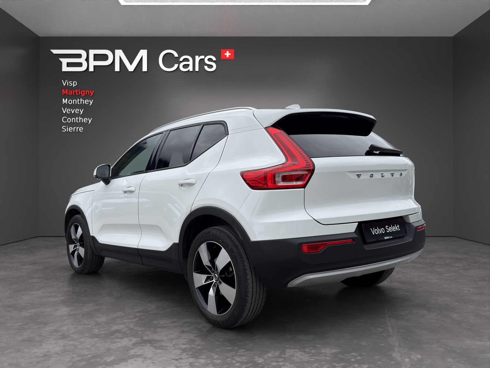 VOLVO XC40 1.5 T2 Momentum-image-2