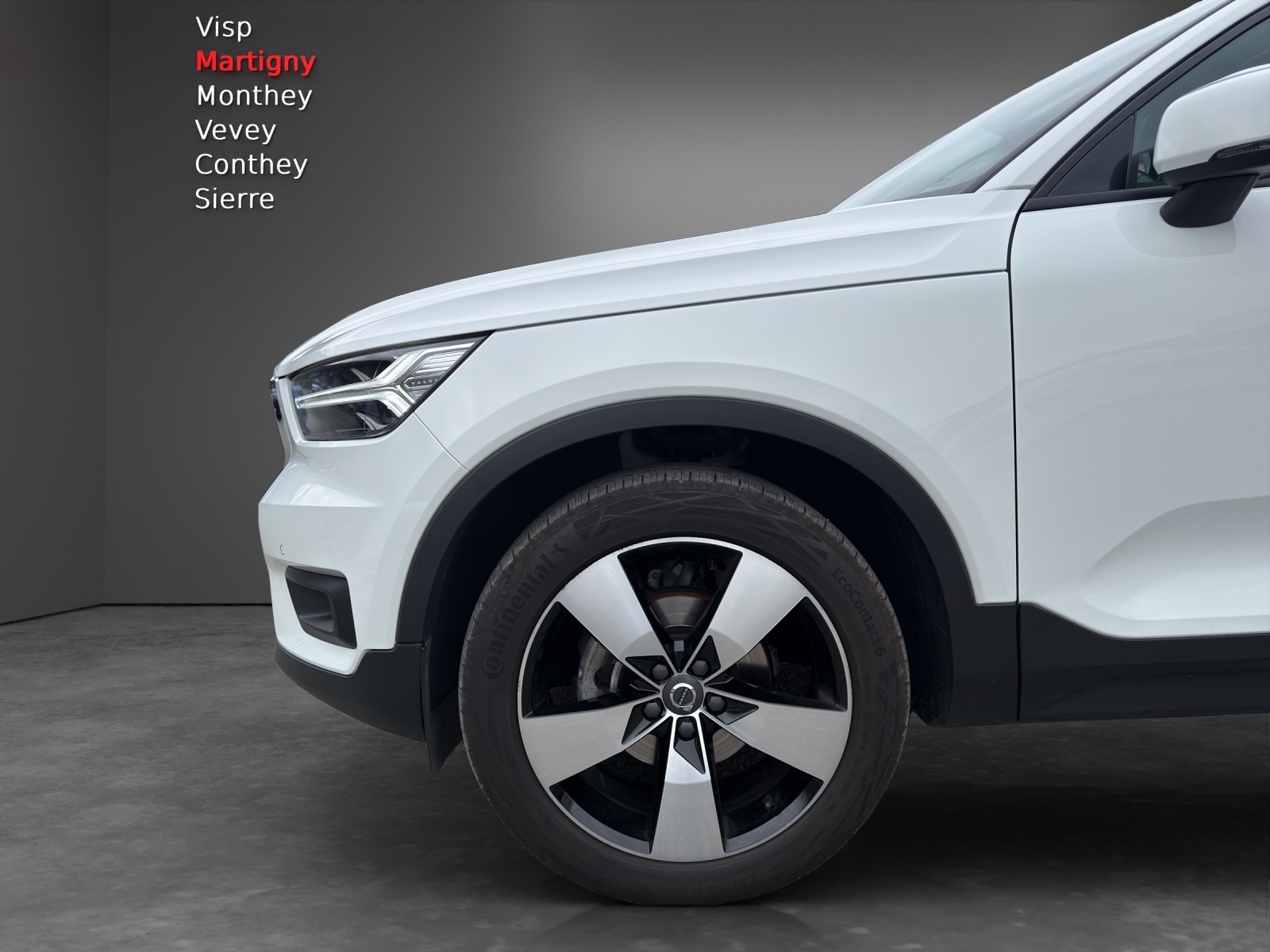 VOLVO XC40 1.5 T2 Momentum-image-6