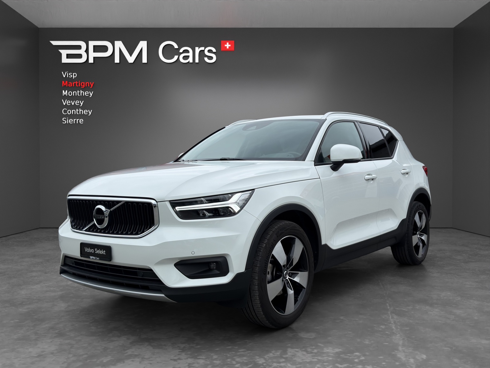 VOLVO XC40 1.5 T2 Momentum-image-0