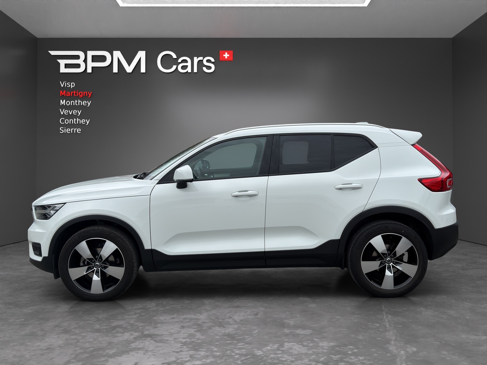 VOLVO XC40 1.5 T2 Momentum-image-16