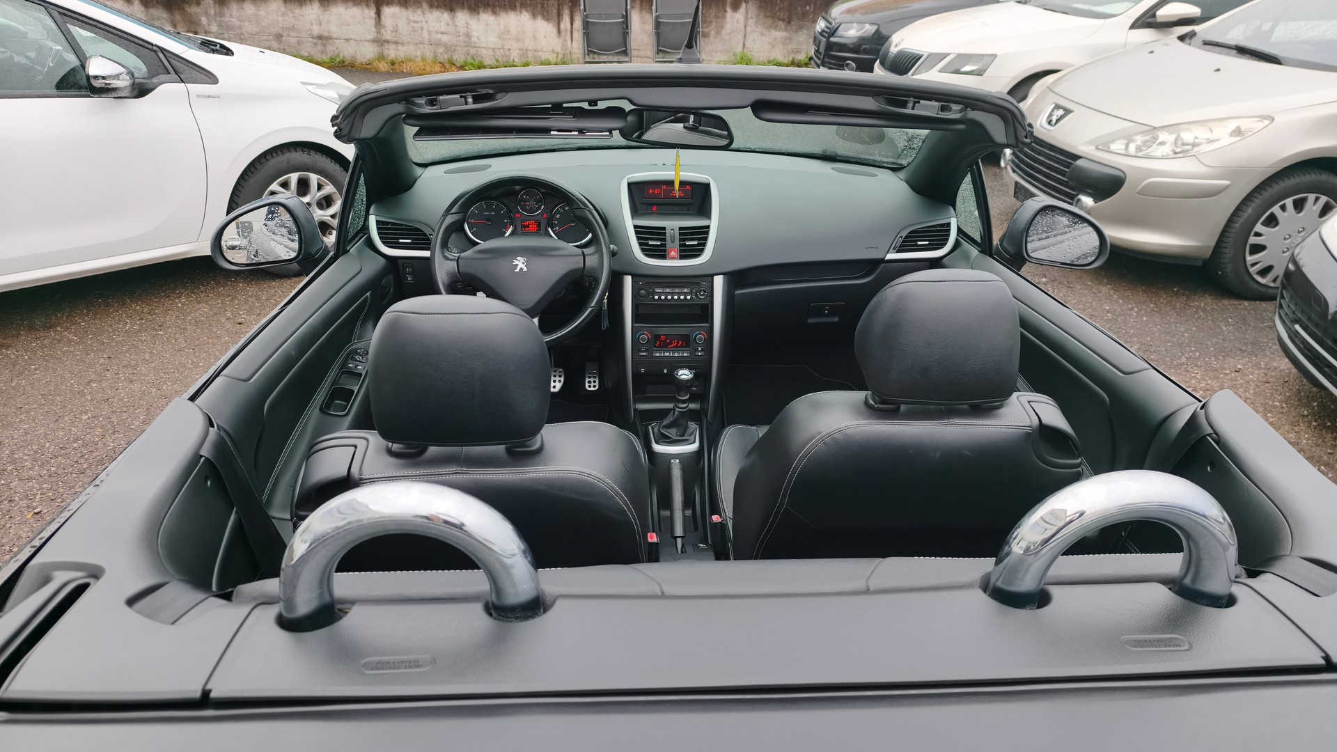 PEUGEOT 207 CC 1.6 16V Turbo Allure-image-11