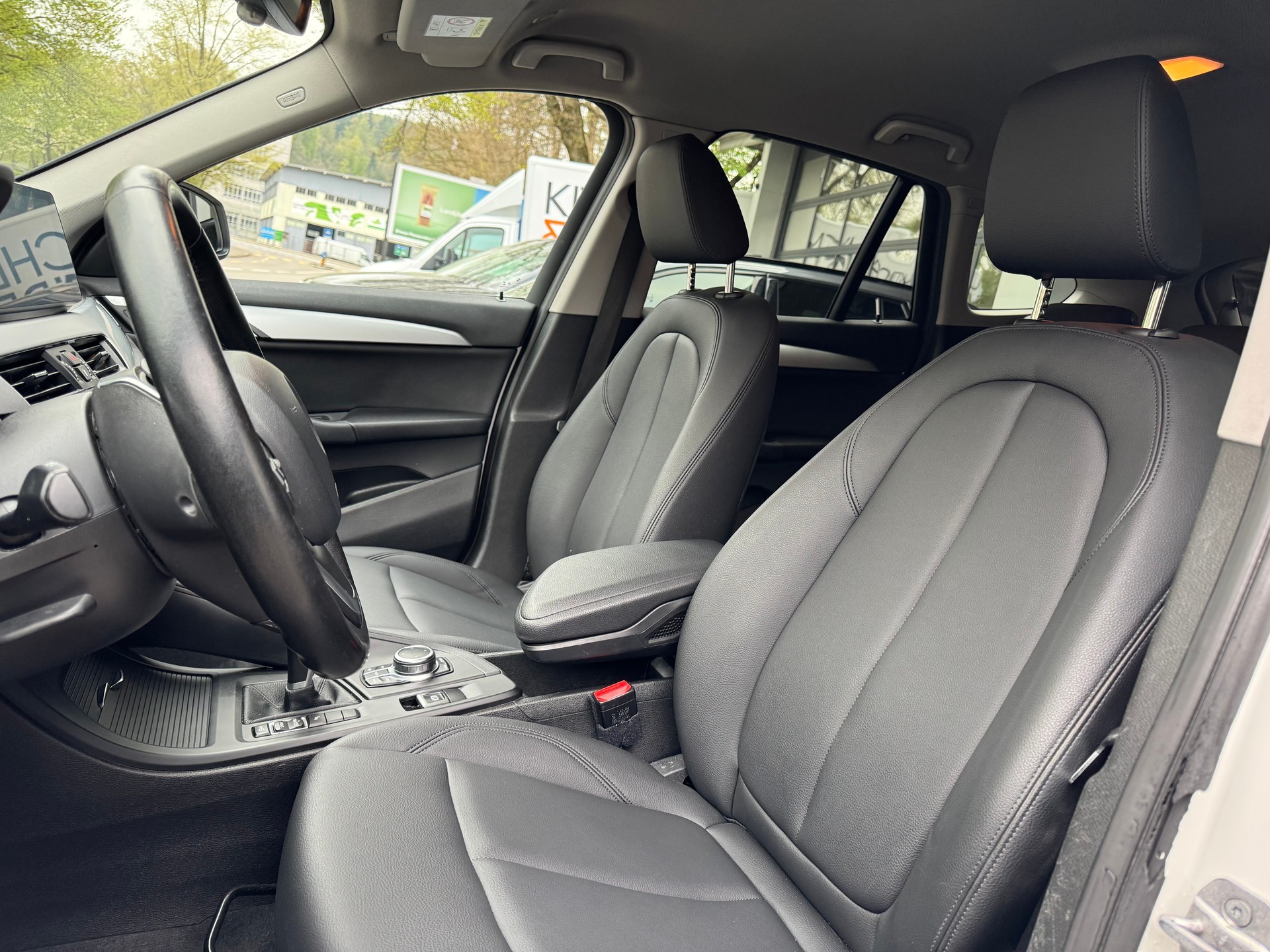 BMW X1 sDrive 18d Sport Line Steptronic-image-6