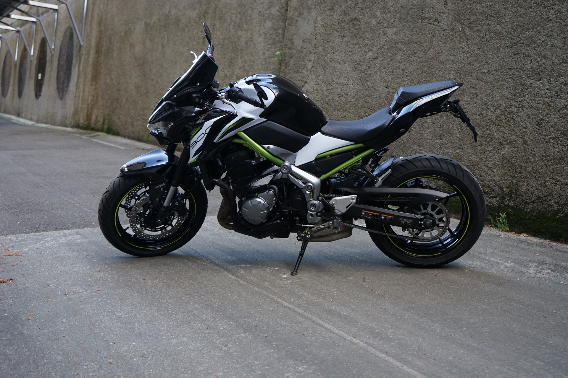 KAWASAKI Z 900-image-1