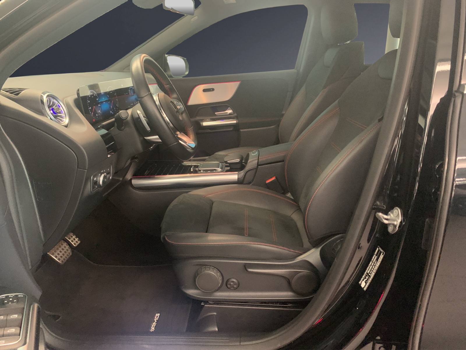 MERCEDES-BENZ GLA 250 AMG Line 4Matic-image-5