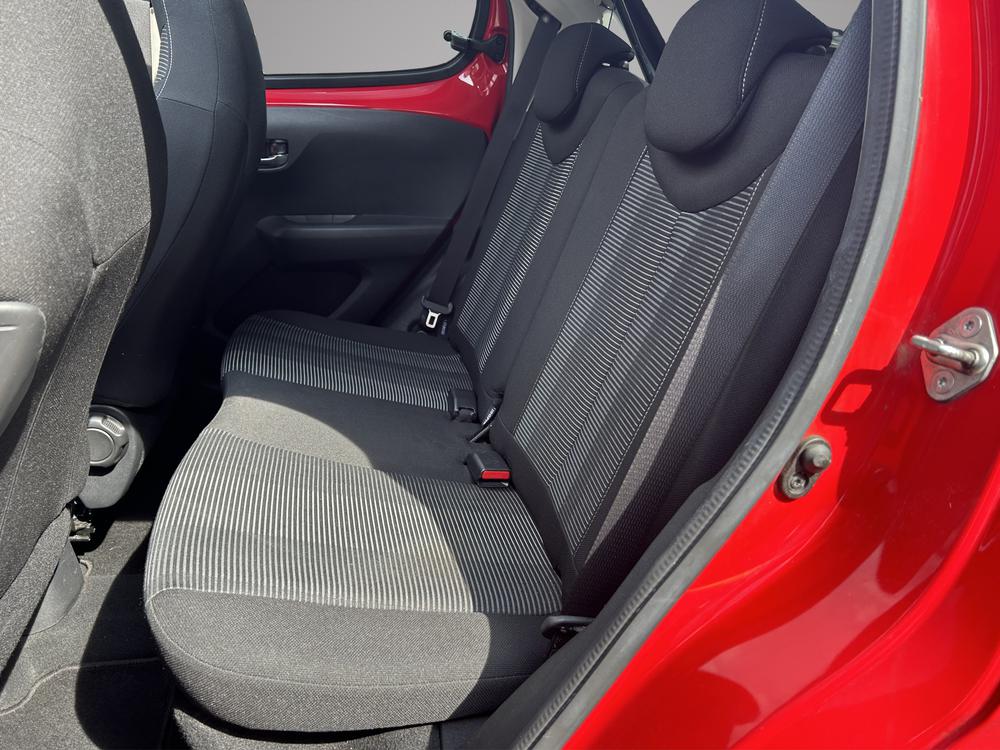 PEUGEOT 108 1.2 VTi Allure Top-image-9