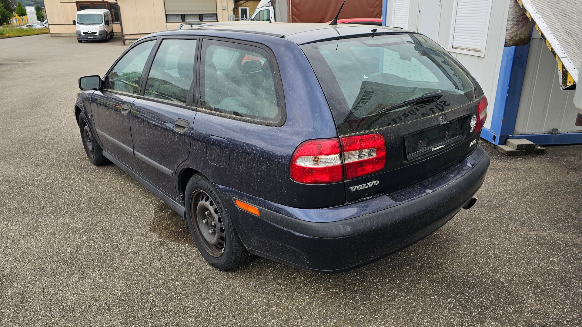 VOLVO V40 2.0T-image-3