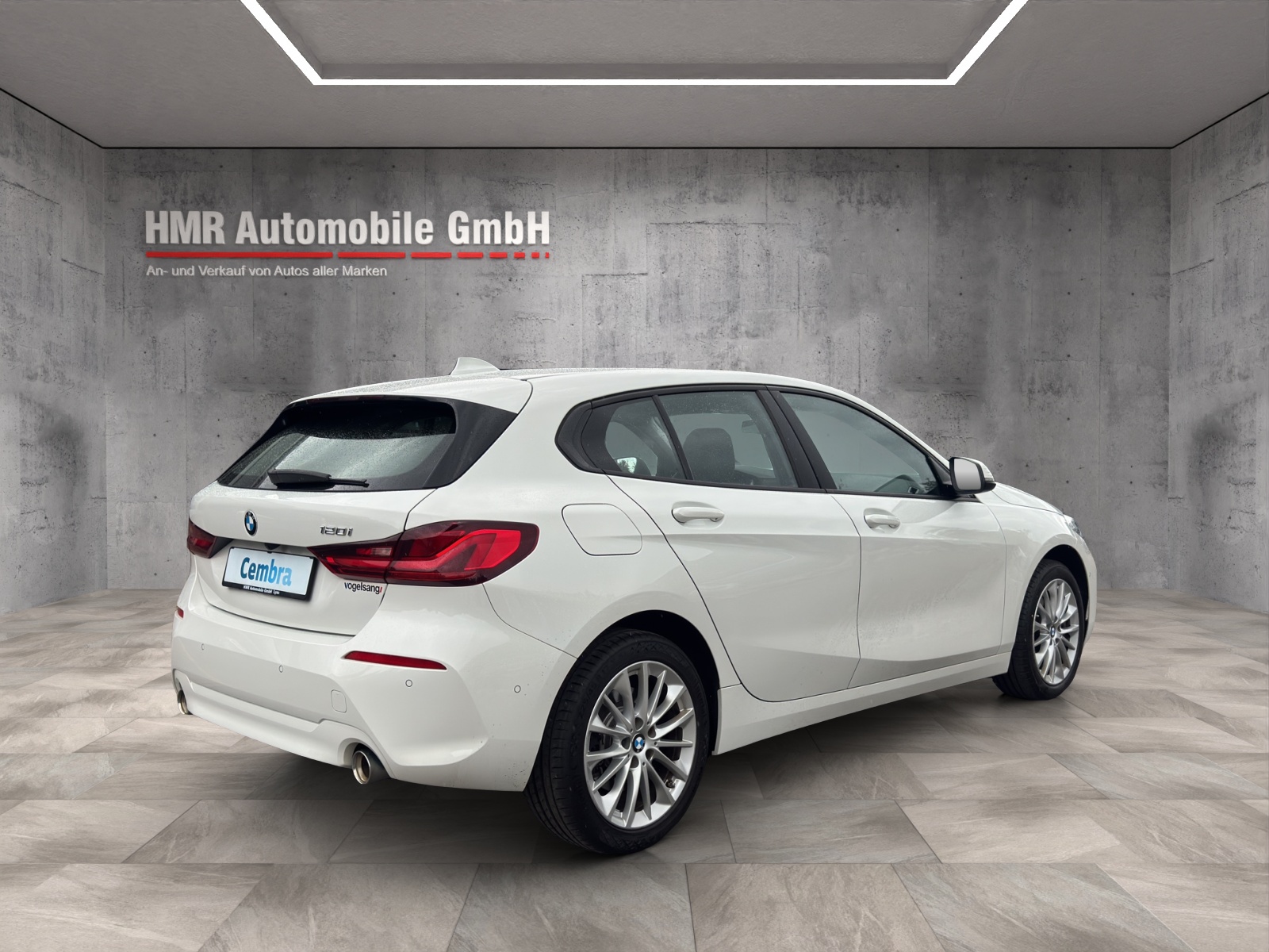 BMW 120i Steptronic-showroom-element-3