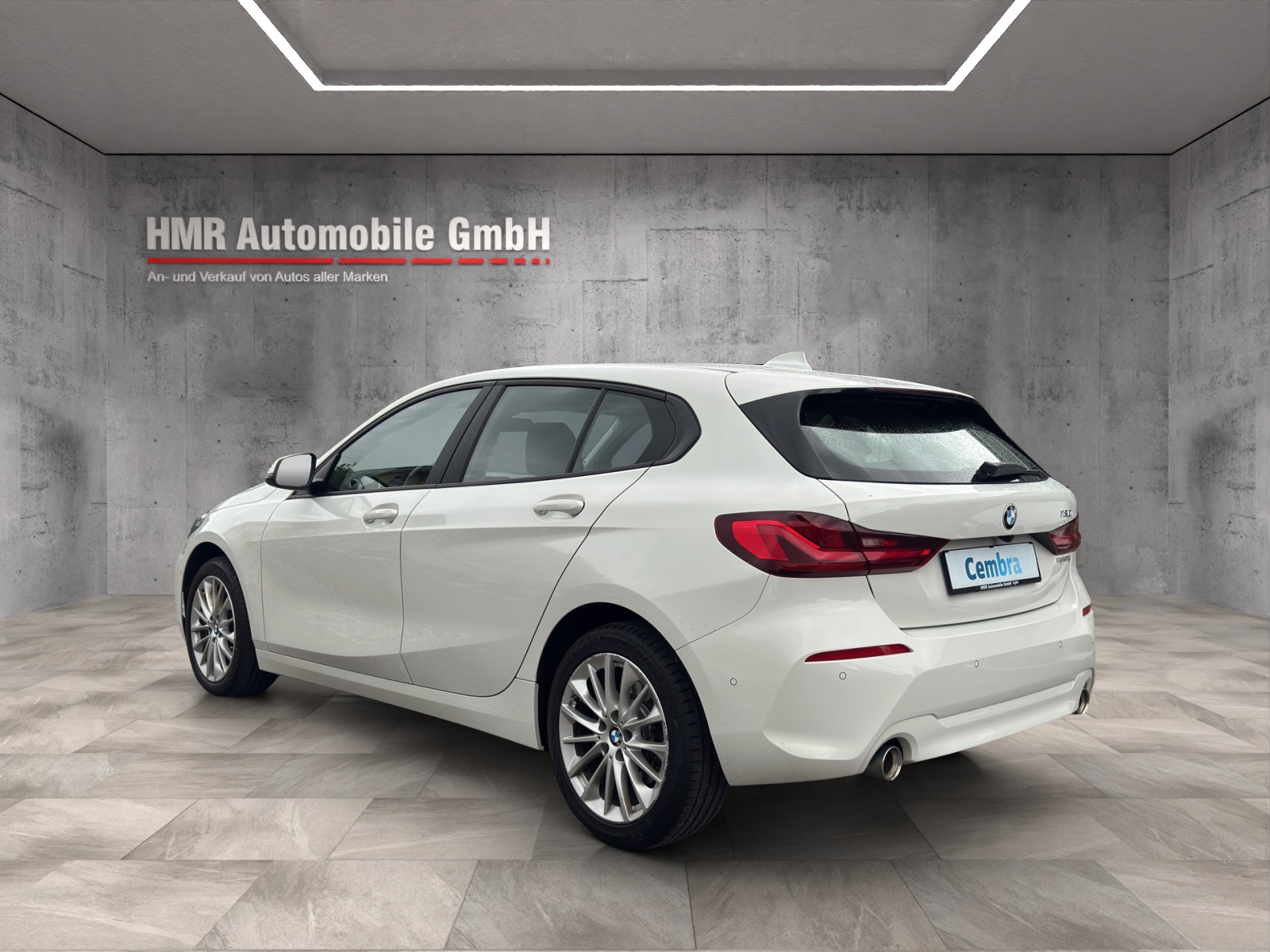 BMW 120i Steptronic-showroom-element-1