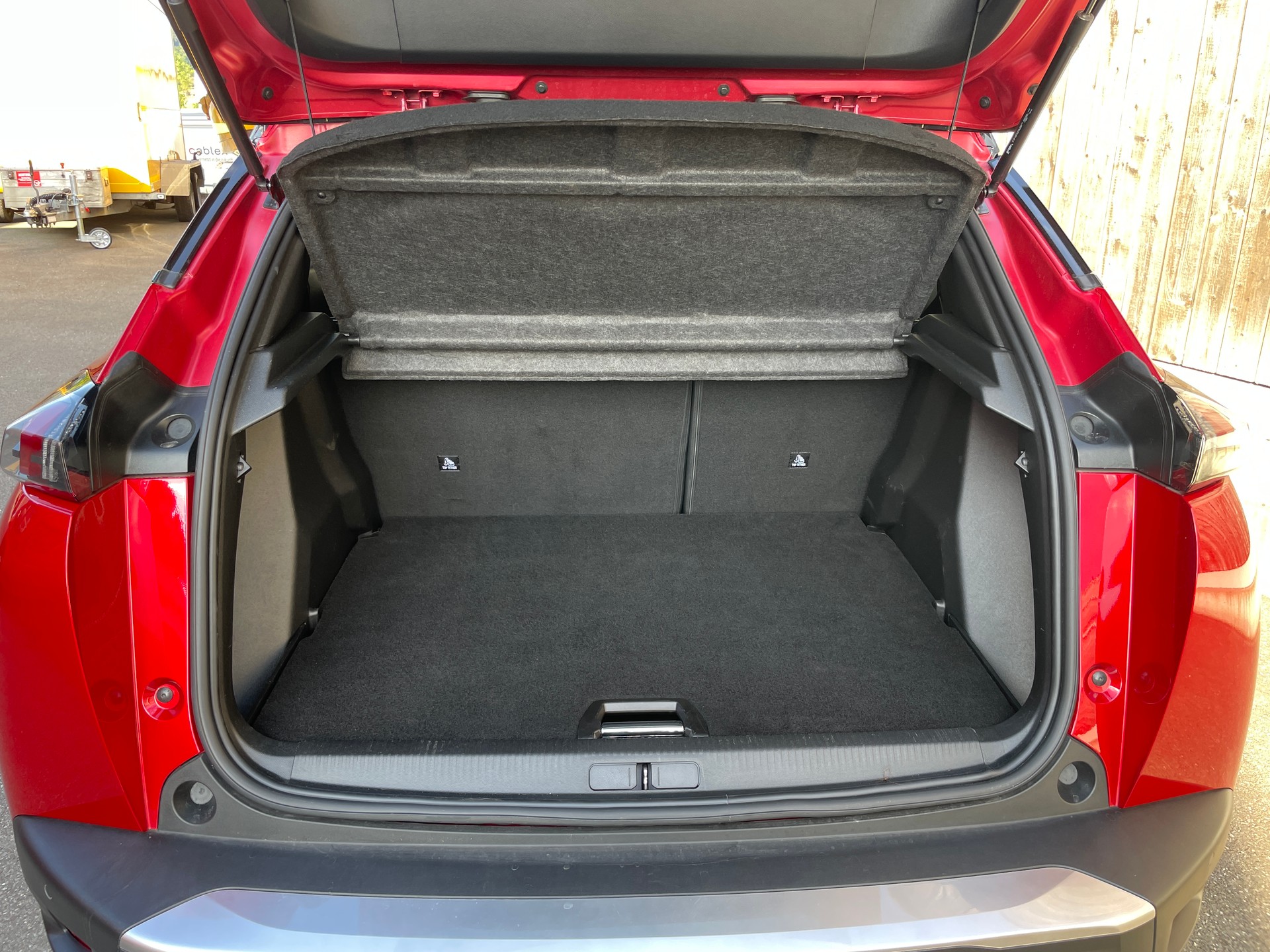 PEUGEOT 2008 e GT Pack-image-18
