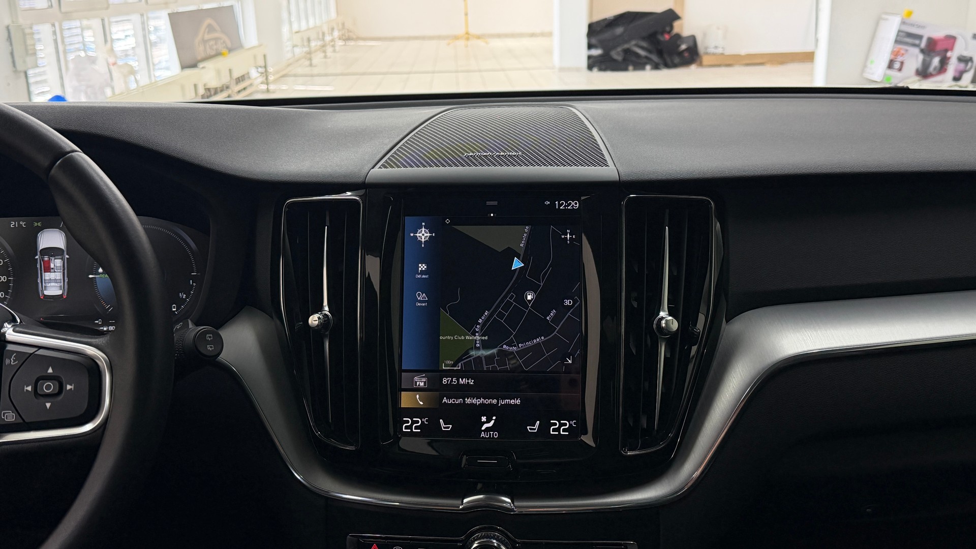 VOLVO XC60 T8 eAWD Momentum Geartronic-image-8