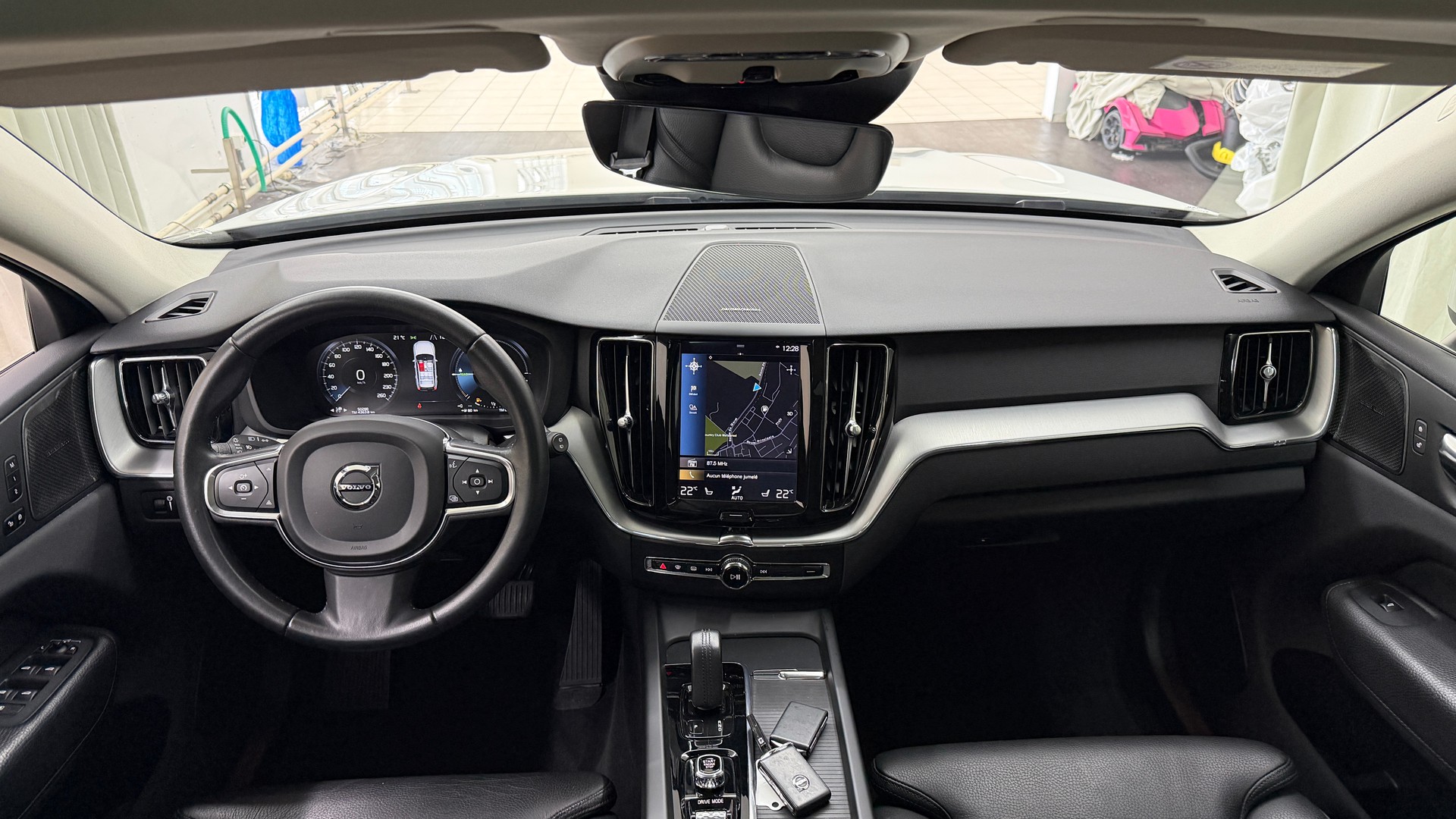 VOLVO XC60 T8 eAWD Momentum Geartronic-image-6