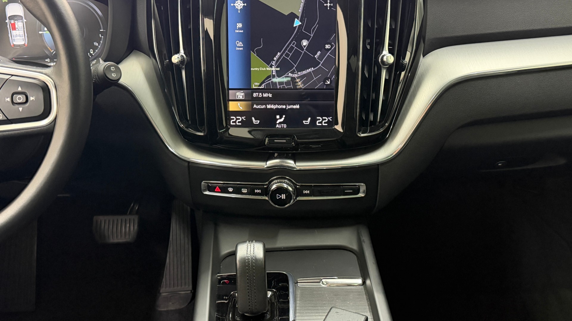 VOLVO XC60 T8 eAWD Momentum Geartronic-image-9