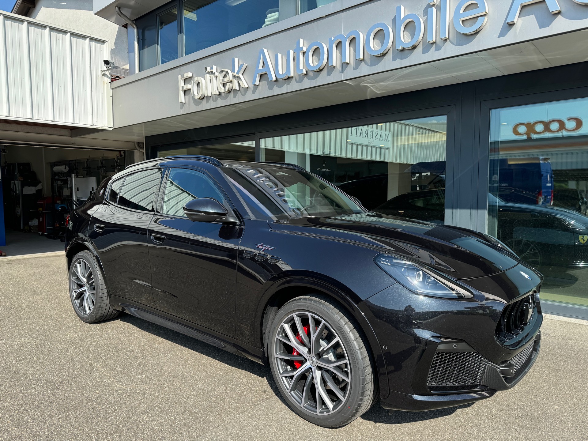 MASERATI Grecale 3.0 Trofeo-showroom-element-2