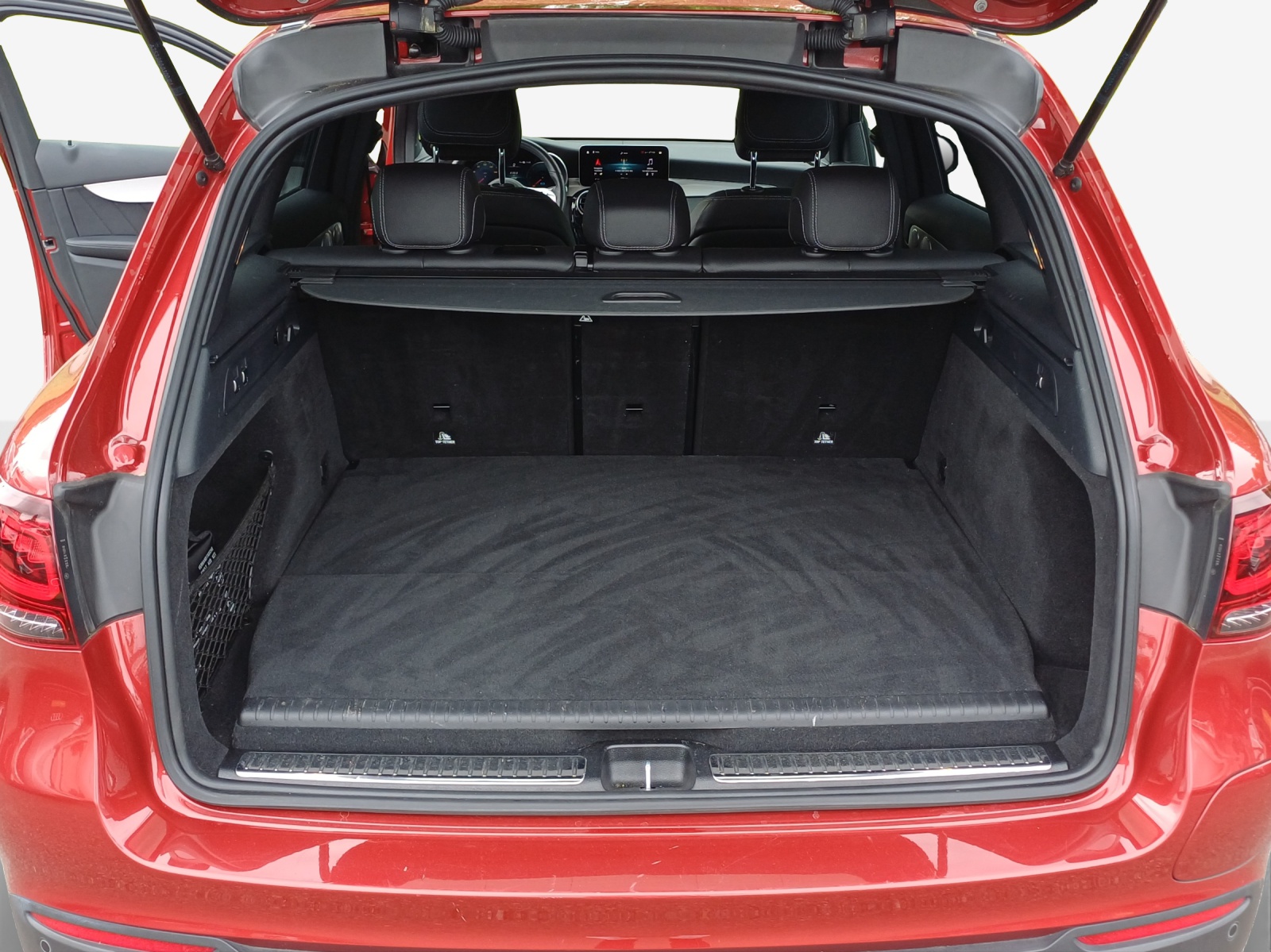 MERCEDES-BENZ GLC 300 e AMG Line 4Matic 9G-Tronic-image-12