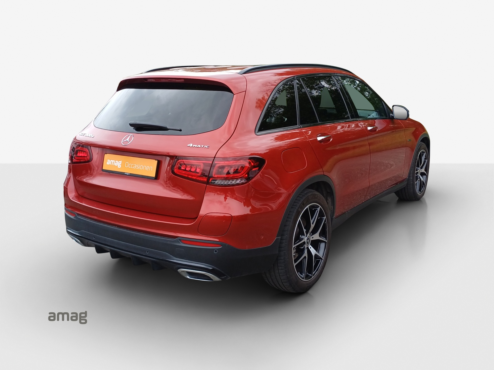 MERCEDES-BENZ GLC 300 e AMG Line 4Matic 9G-Tronic-image-4