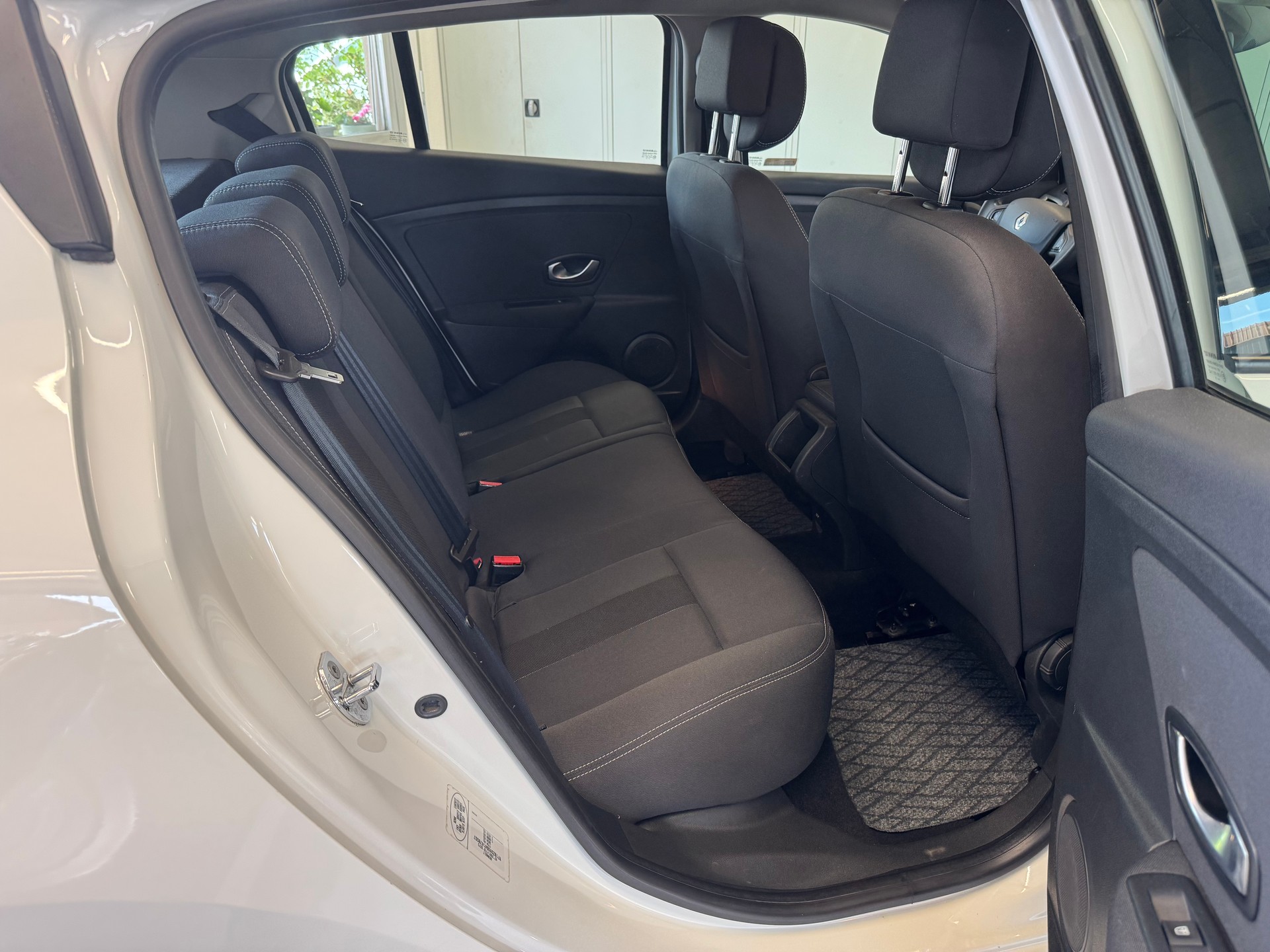 RENAULT Mégane 1.6 16V Dynamique-image-11