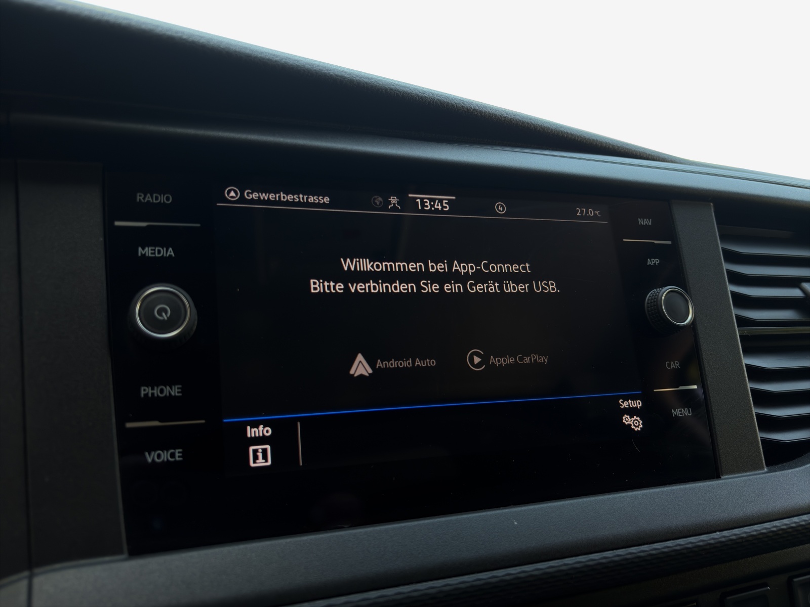 VW T6.1 2.0 TDI DSG-image-14