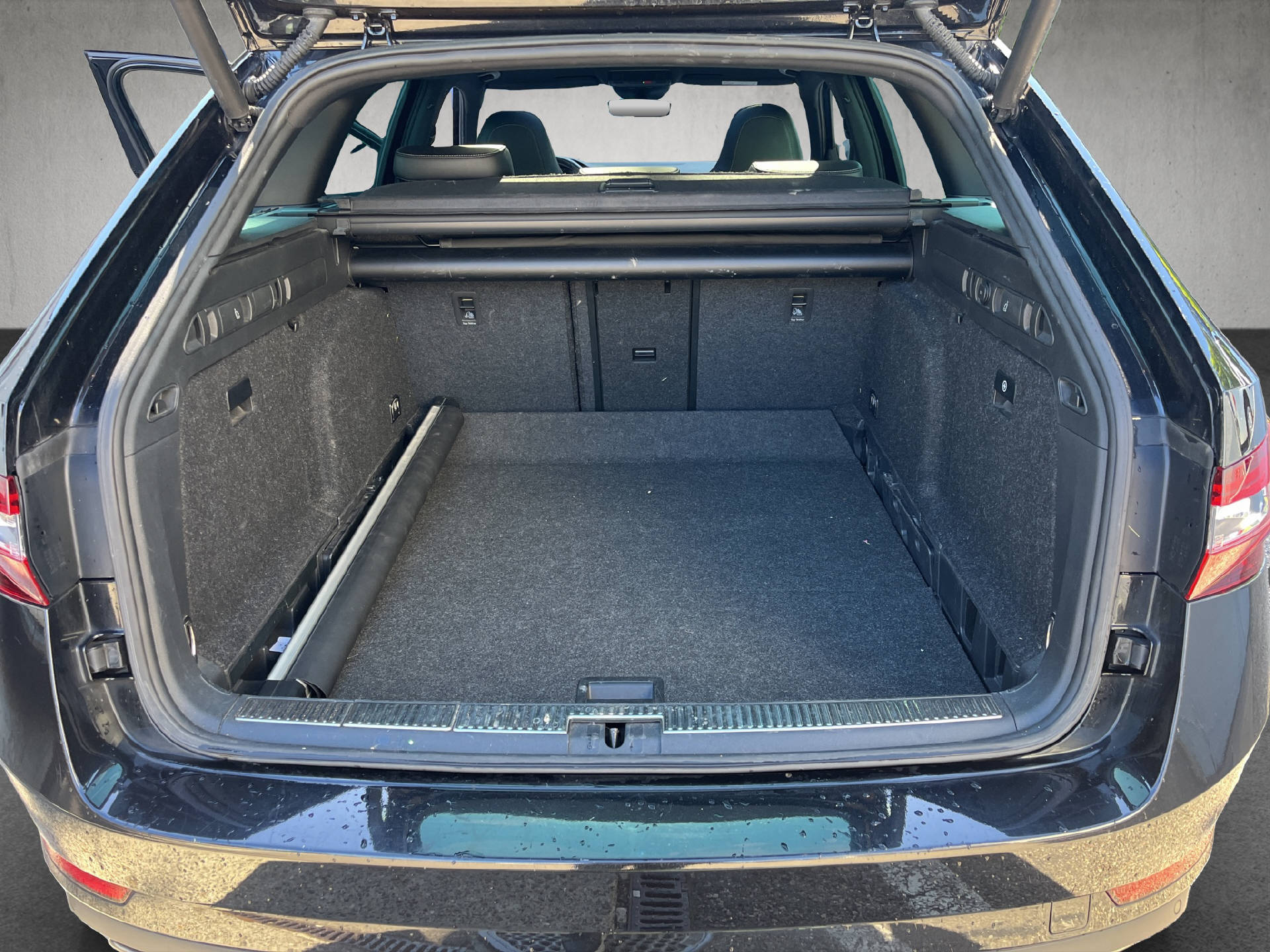 SKODA Superb Combi 2.0 TSI 280 SportLine+ 4x4 DSG-image-21