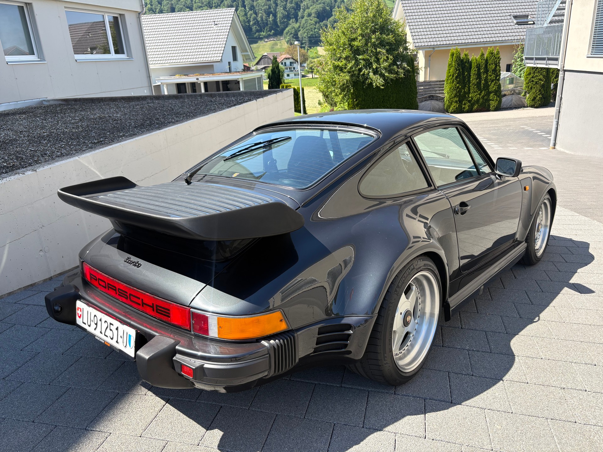 PORSCHE 911 Turbo-image-15