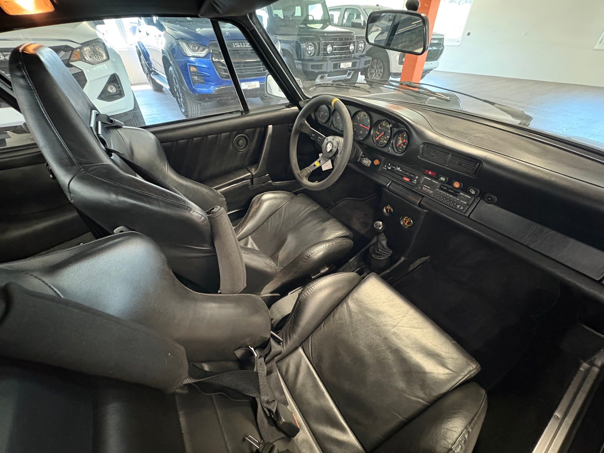 PORSCHE 911 Turbo-image-8