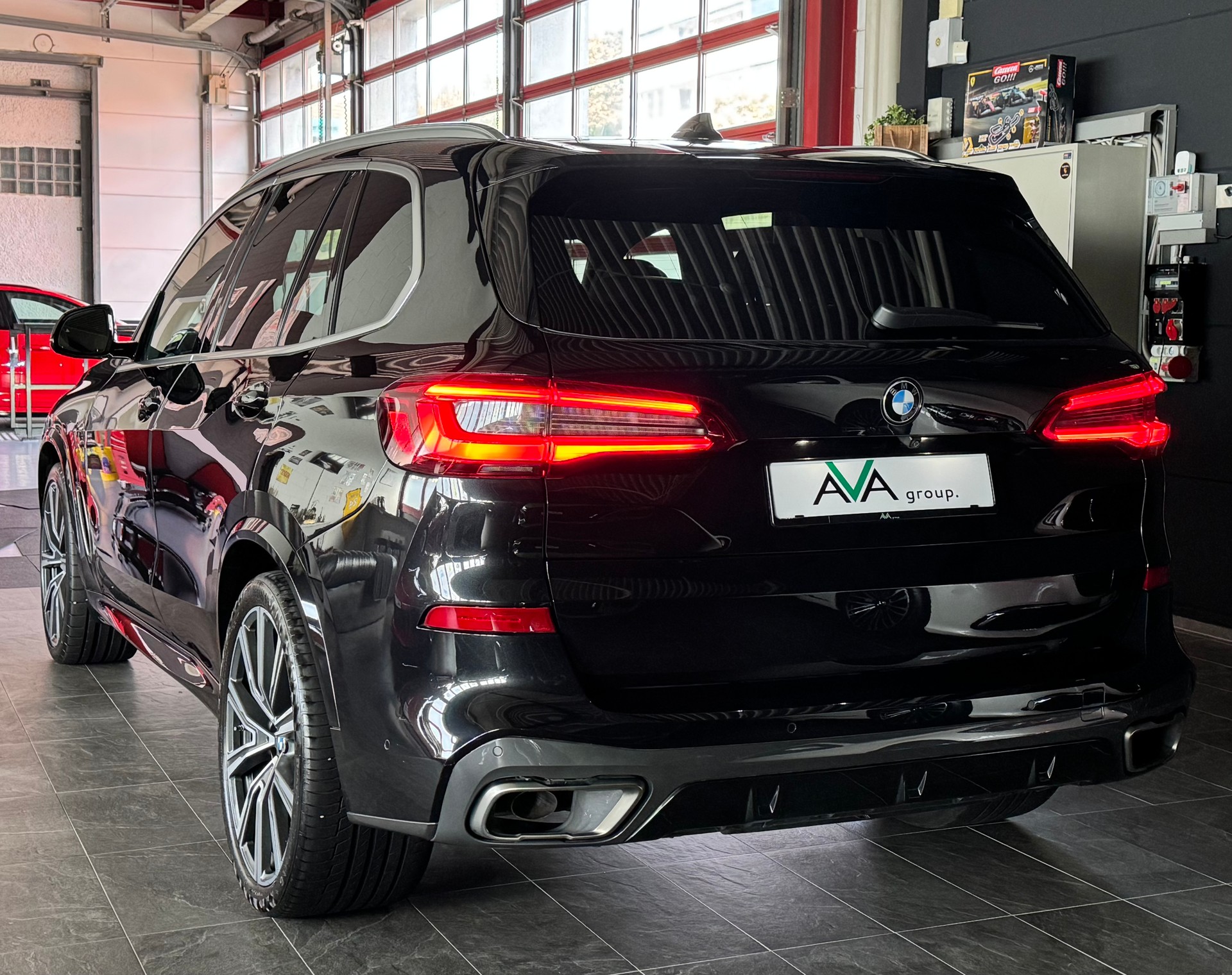 BMW X5 xDrive M50d Steptronic *INDIVIDUAL*-image-4