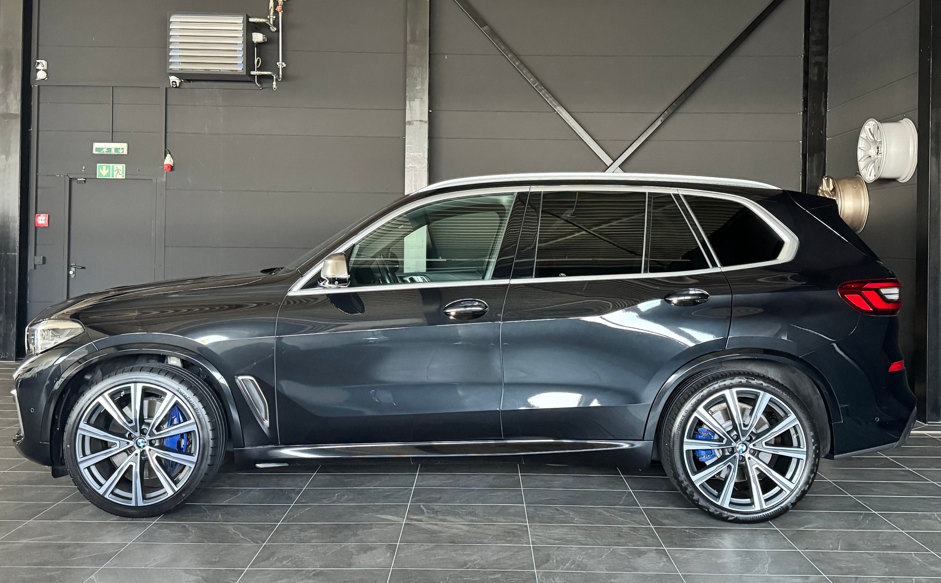 BMW X5 xDrive M50d Steptronic *INDIVIDUAL*-image-3