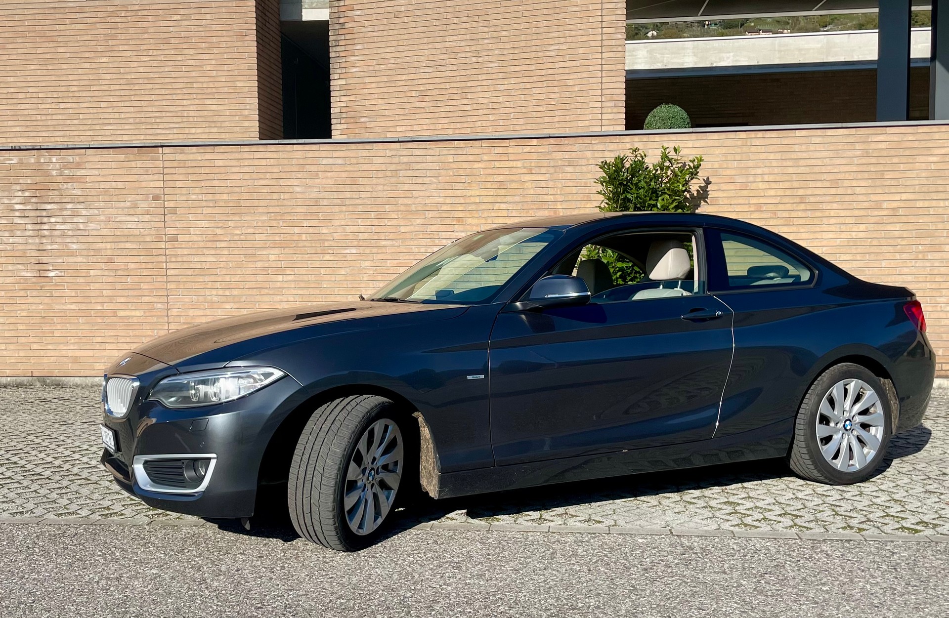 BMW 218d-image-0