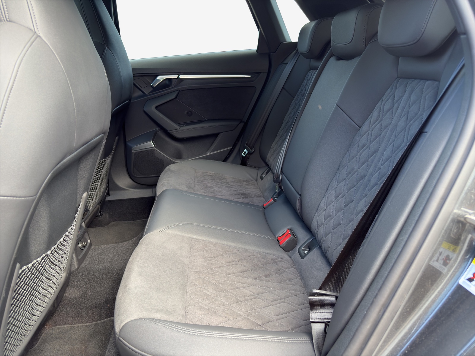 AUDI RS3 Sportback 2.5 TSI quattro S-tronic-image-11