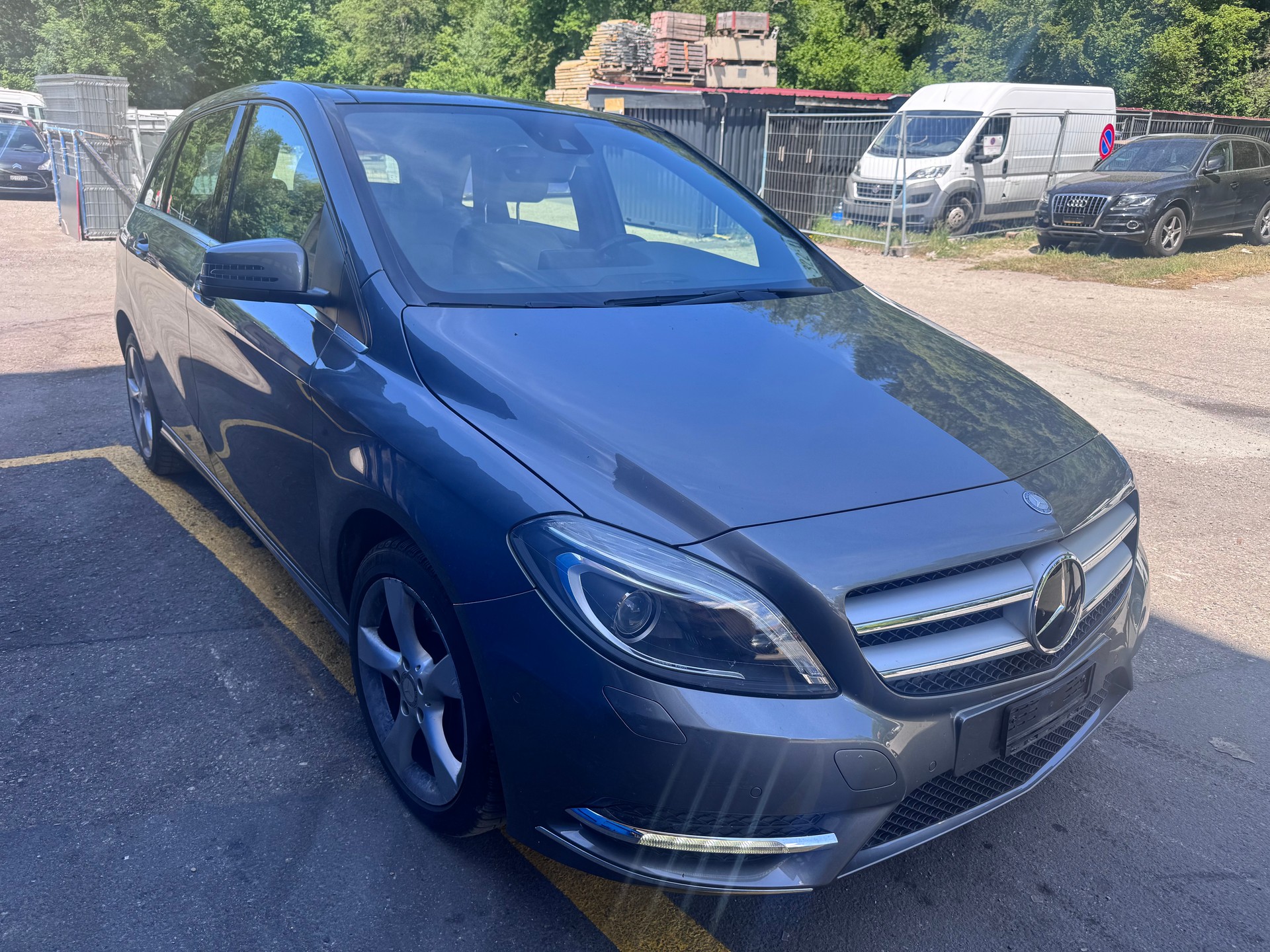 MERCEDES-BENZ B 250 7G-DCT-image-11